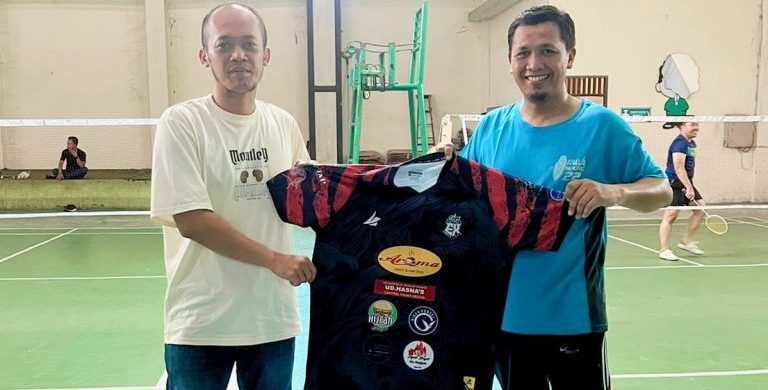 Hebat Menghebatkan Orang Lain melalui Seragam Olahraga